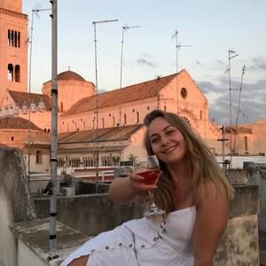 Meet your Posher, Basia